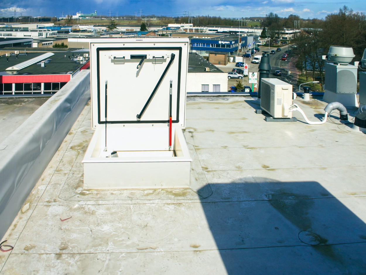 Staka Dakluik bedrijfspand Weesp 