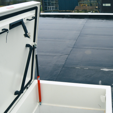 Dakluik voor daktoegang bedrijfhal